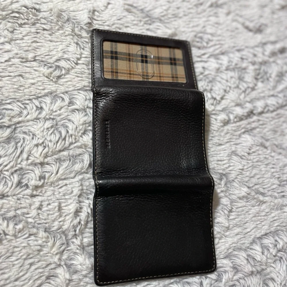 LEVENGER men’s dark brown leather bifold wallet